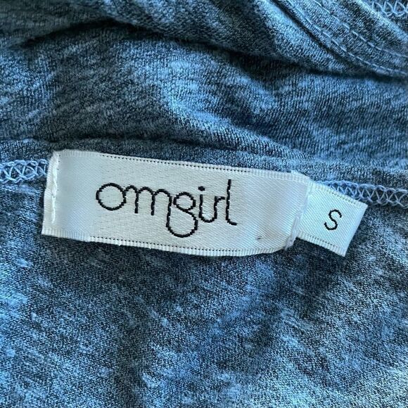 Om Girl blue short sleeved top with open back - Picture 7 of 8